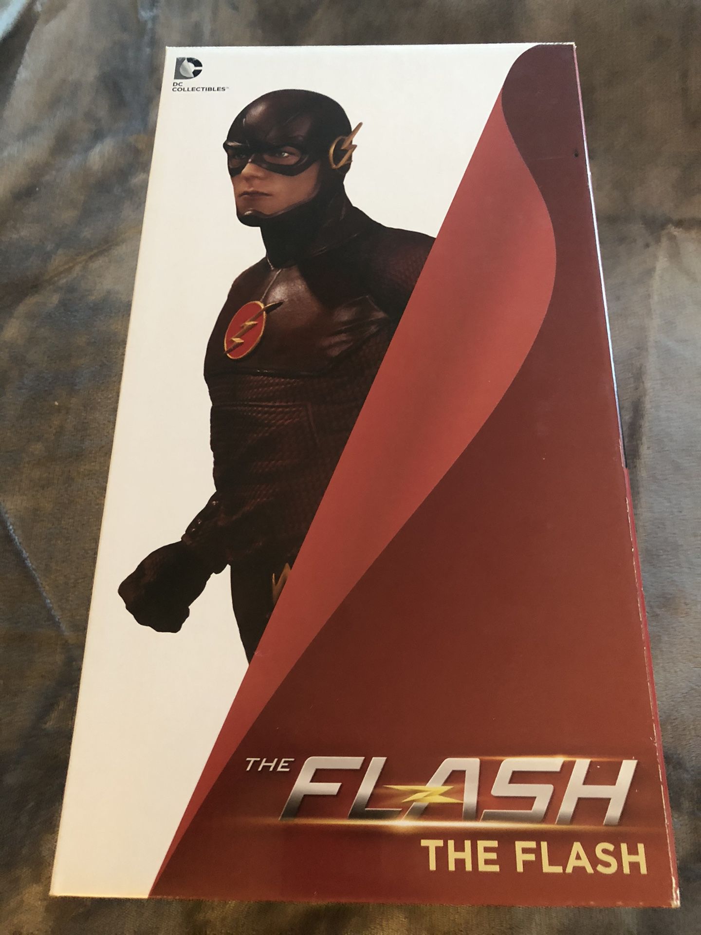 DC collectibles CW The Flash statue