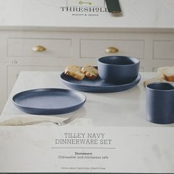 Dinnerware Set