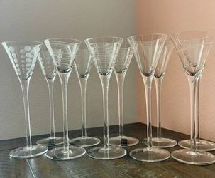 BEAUTIFUL HAND-CUT GLASSWARE 