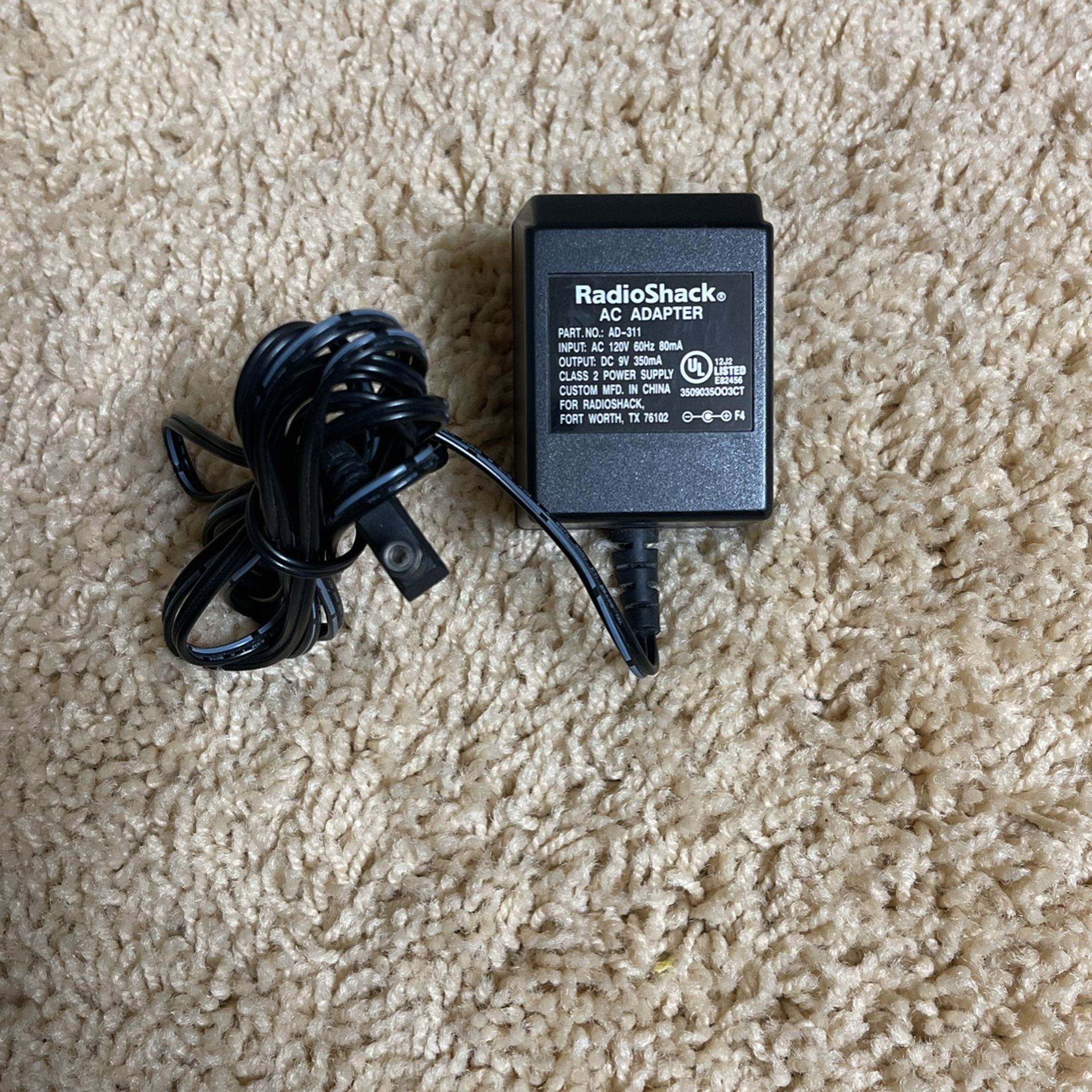 Radio Shack AC Adapter Class 2 Power Supply. # AD-311.Input AC 120V. DC 9V. VG.