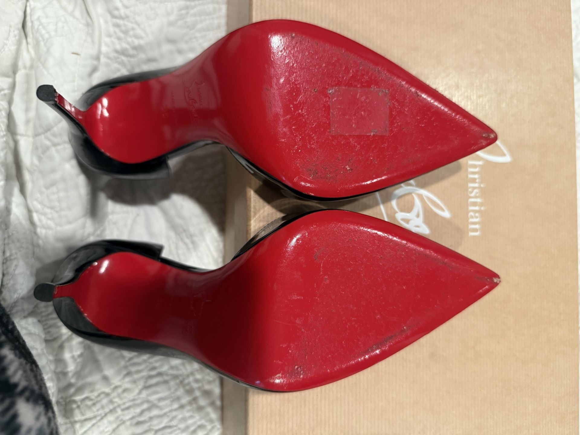 IRIZA 100 Christian Louboutin