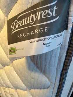 Beautyrest Recharge Vanderbilt Collection Queen Mona Firm Matress and Box Spring