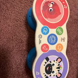Children's music drums come with batteries