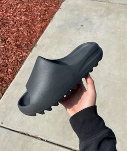 Yeezy Slide New