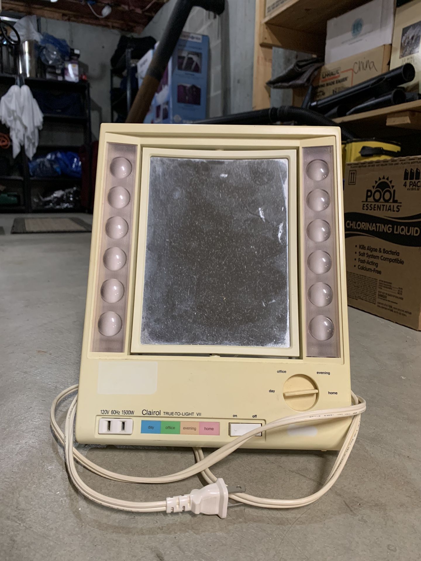 Clairol True To Light VII Lighted Makeup Mirror