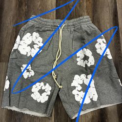DENIM TEAR SHORTS SIZE S