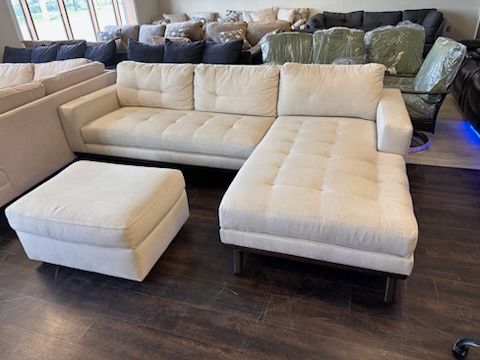 GOOD SECTIONAL AND OTTOMAN GOOD CONDITION FREE DELIVERY 🚚 