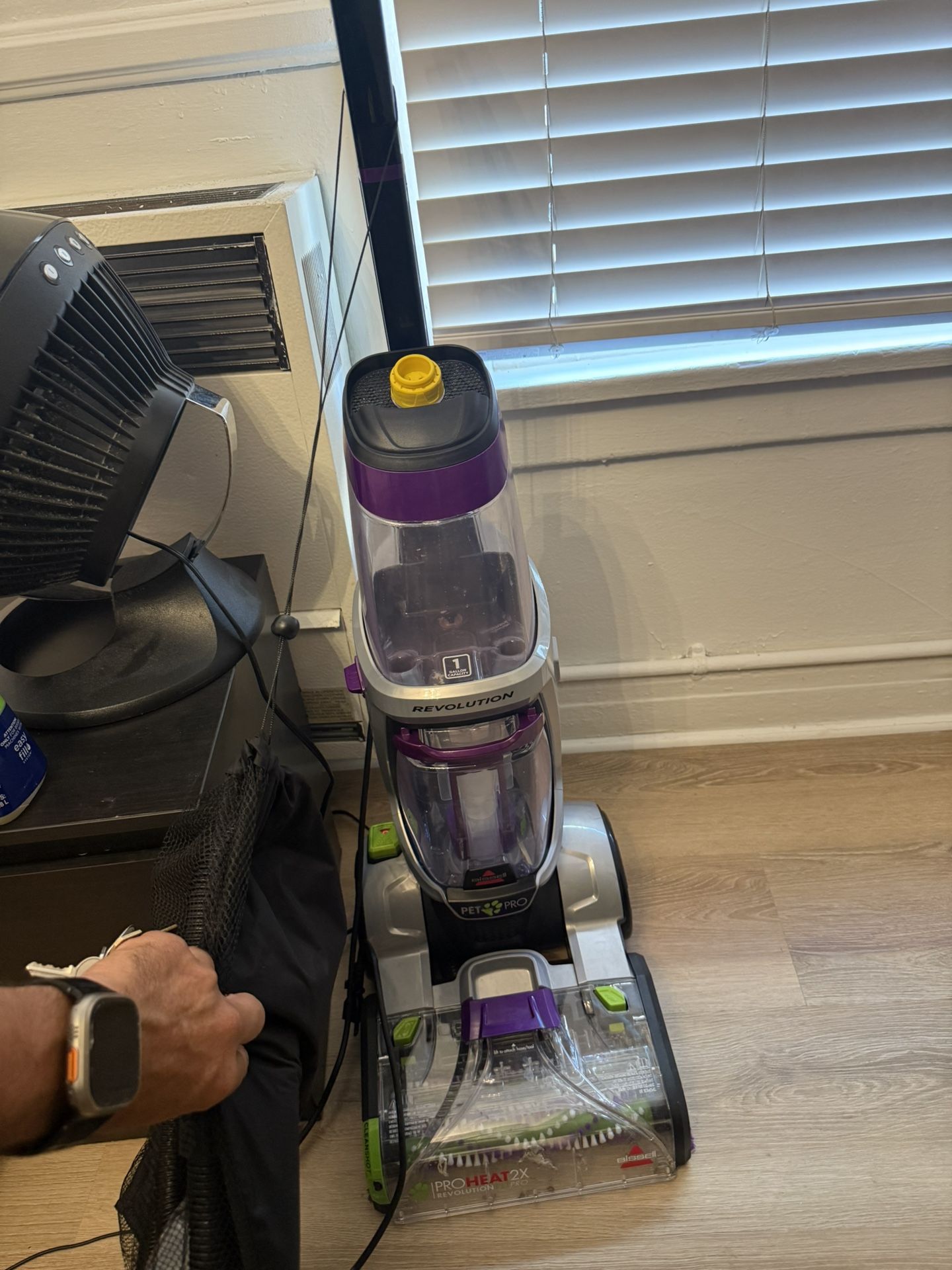 Bissell ProHeat 2X Revolution Pet Pro Carpet Cleaner Excellent Condition