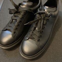 Alexander McQueen  Sneakers – All Black