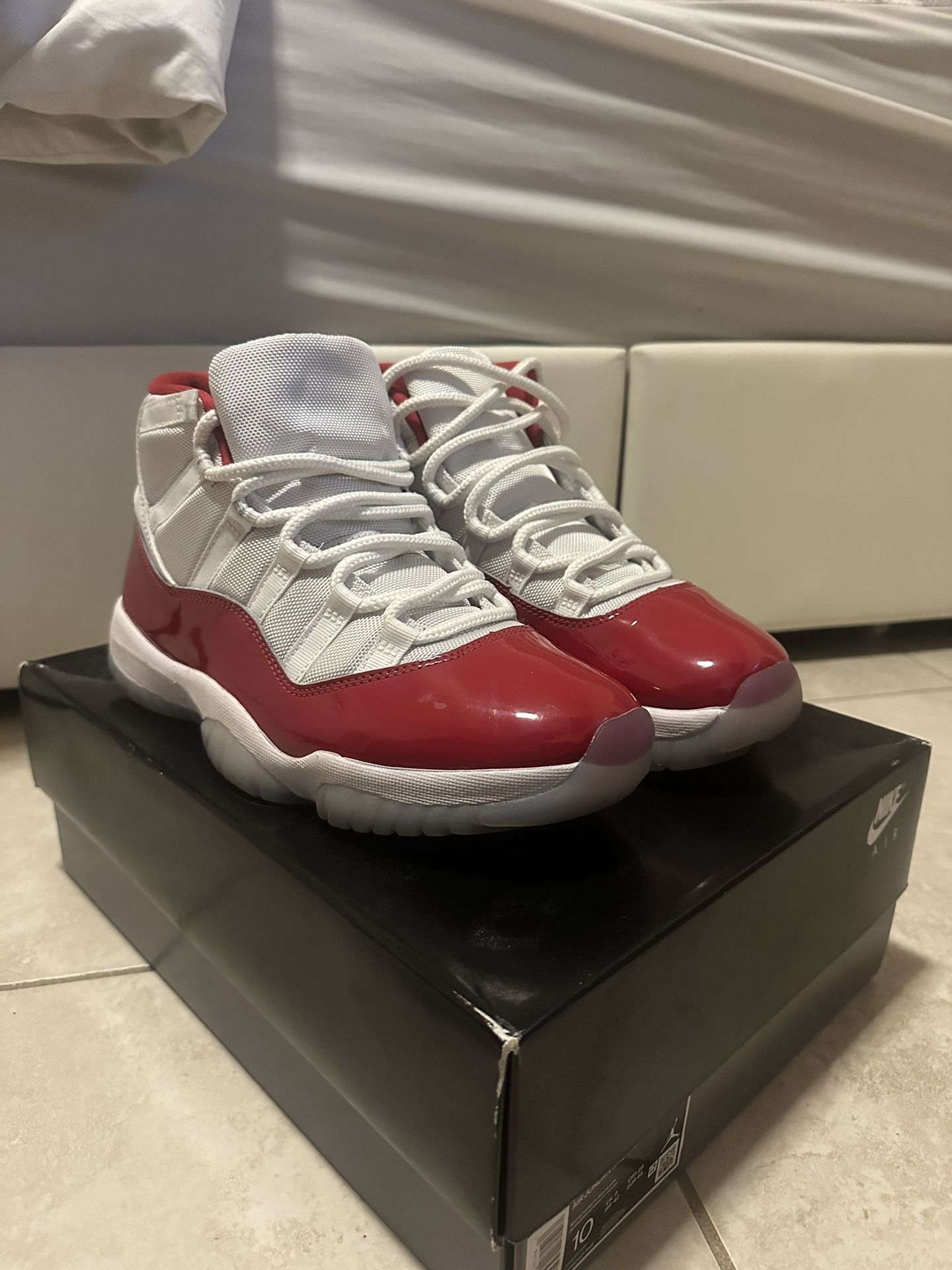 Air Jordan 11 Cherry