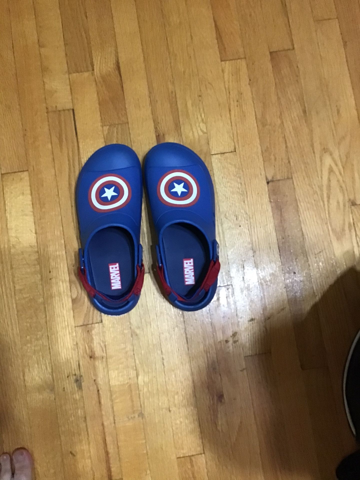 Captain America Crocs Size 11 Blue