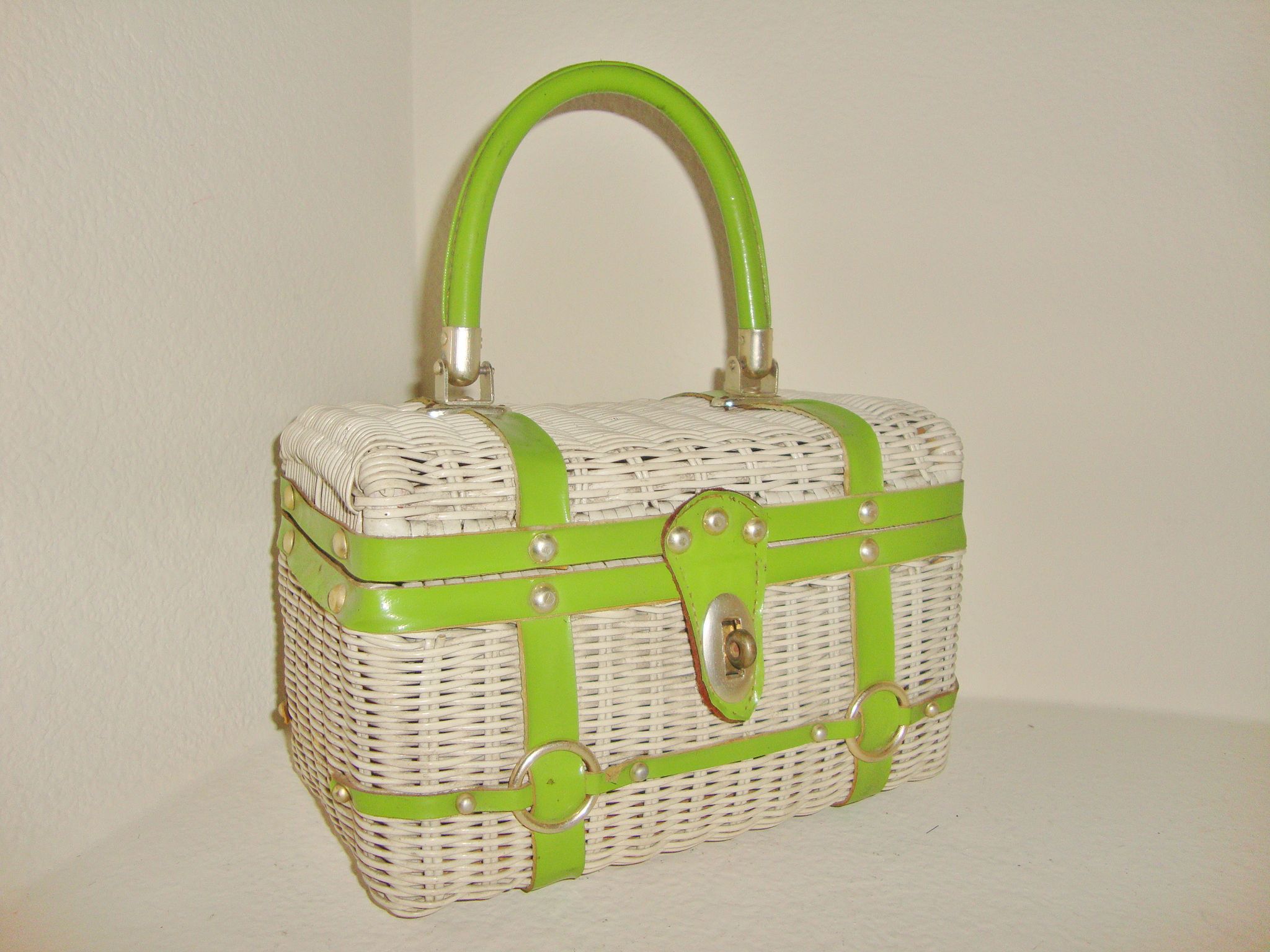 (FREE DELIVERY) vintage wicker picnic-style purse