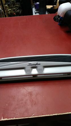 Swingline 3 hole Holepunch