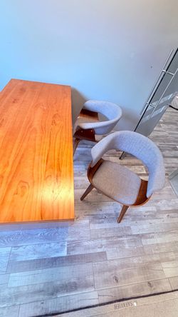 Desk / Table