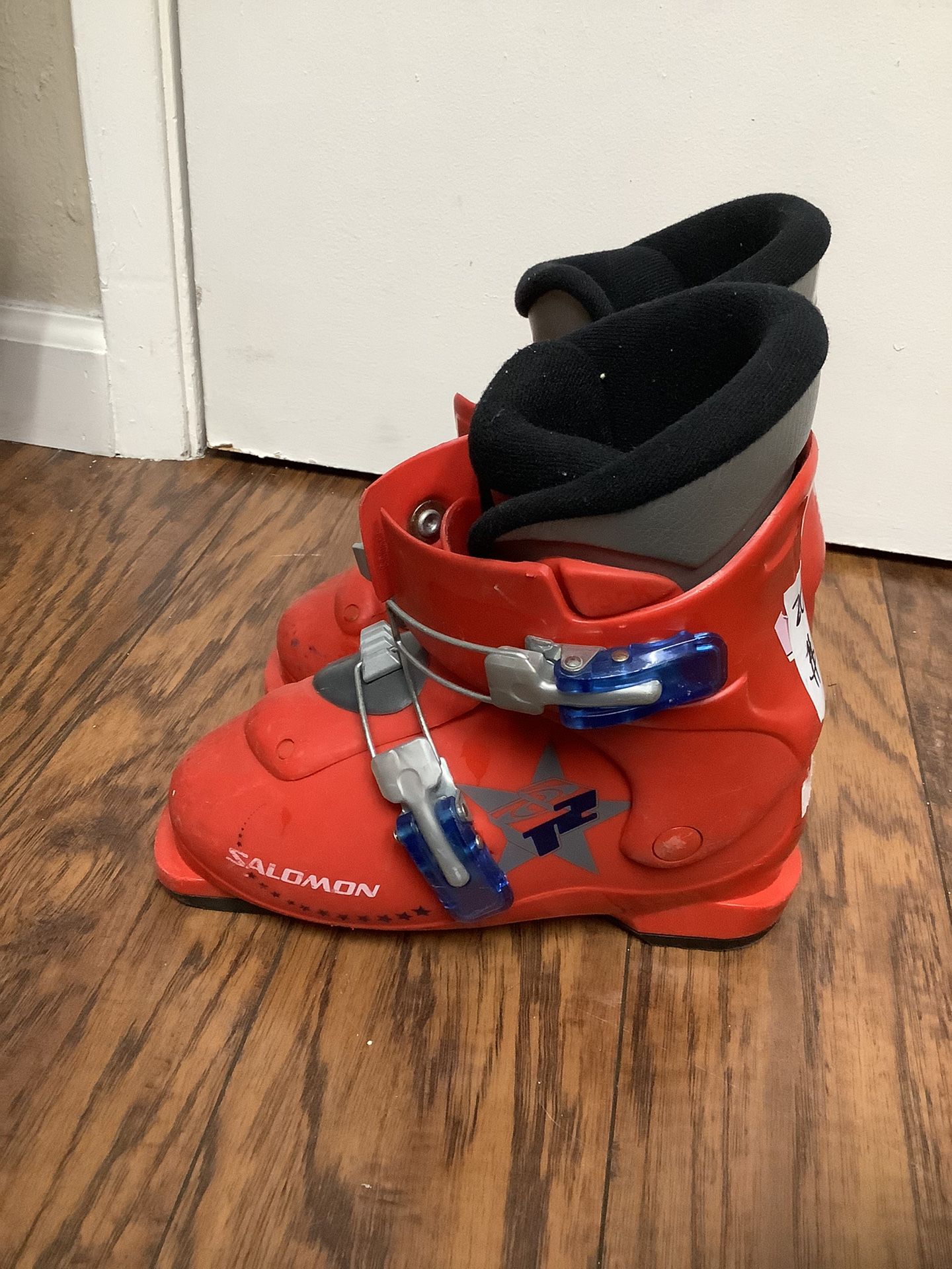 20.0 Salomon ski boots