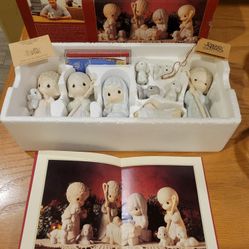 Collectible Vintage Precious Moments "The Nativity Set" NEW