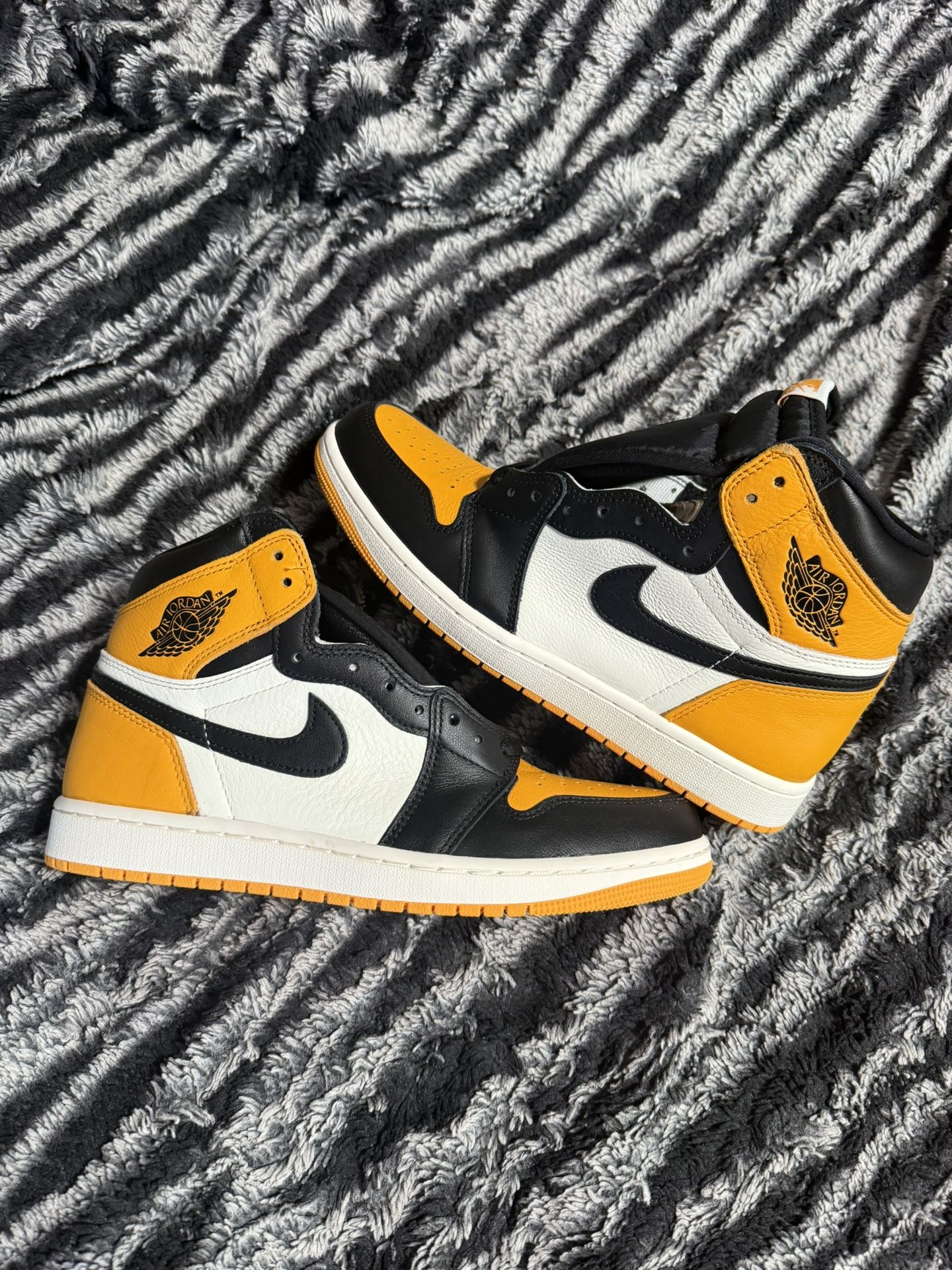 Jordan 1 High Taxi
