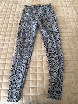 Women’s exercise pants/leggings