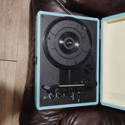 Crowley  3  Speeds Portable Turn Table With Bluetooth 