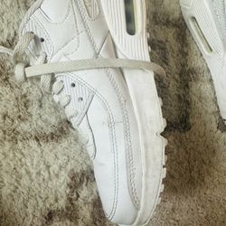 Used  Boys Nike Air  Size 6y 