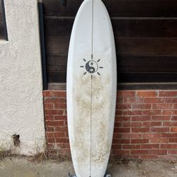 5’ 10 Twin Trailer Surfboard