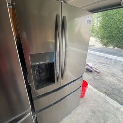 4door New Frigidaire Refrigerator 