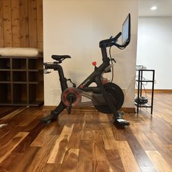 Peloton Bike 3rd Generation– Excellent Condition – Fully Functional