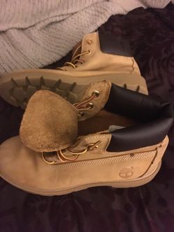 Timberland boot size 5 LNEW ONLY 40 Firm