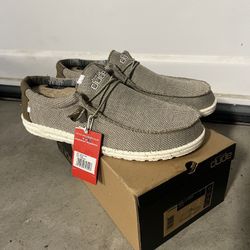 Brand New Hey Dude