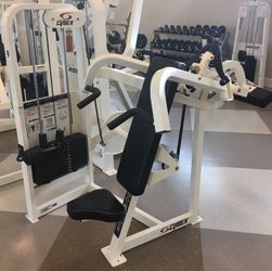 Cybex VR2 Commercial Shoulder Press- Like New!