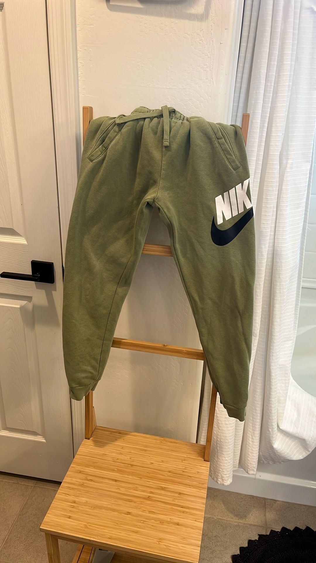 Boys Nike Joggers Size Medium