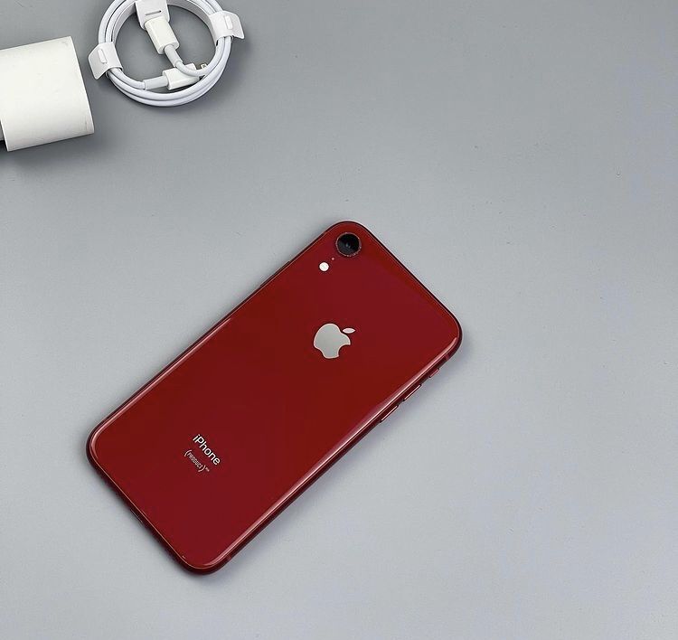 iPHONE XR