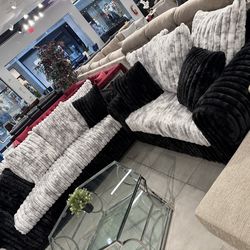 2pc Living Room Set 🖤🤍