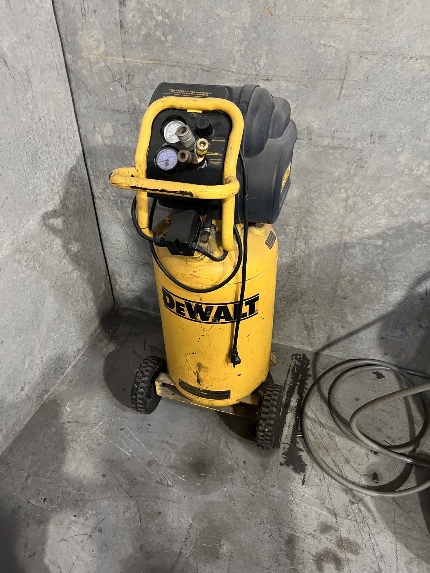 Dewalt air Compressor