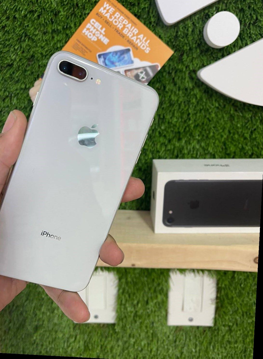 Iphone 8 plus 64Gig UG