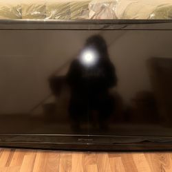 Emerson 42 inch TV