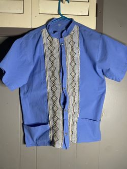 shirt size L/ grande