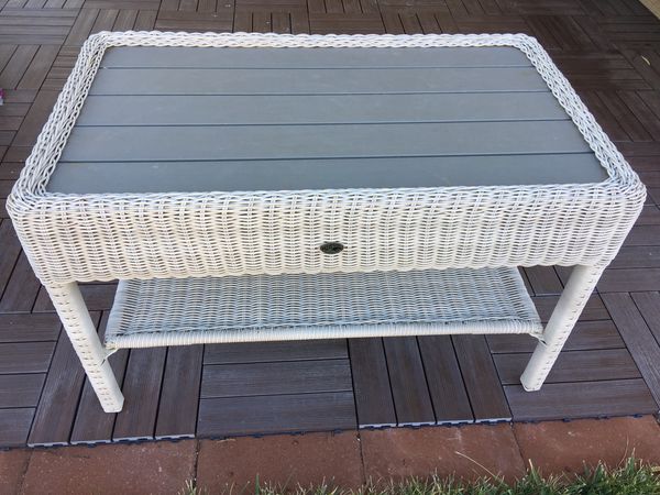 Like New Hampton Bay Park Meadows Off White Wicker Outdoor Table
