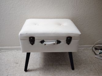 Vanity chair