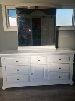 White dresser with mirror