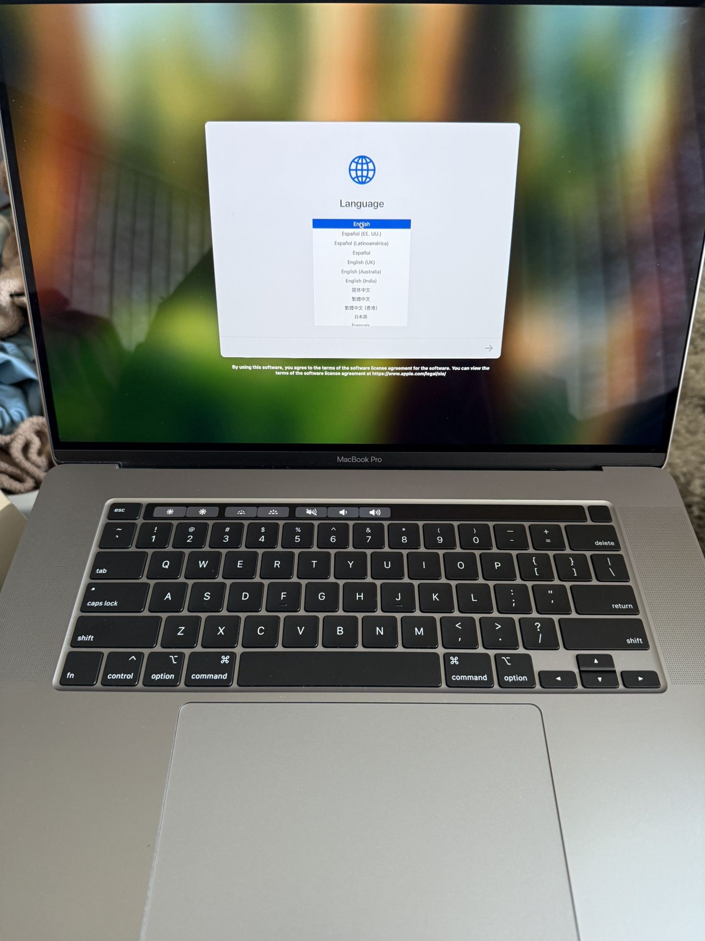MacBook Pro 16” (2019), 2.3Ghz, Radeon pro 5500, 16GB, 1TB