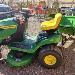 John Deer Lawnmower Tractor 