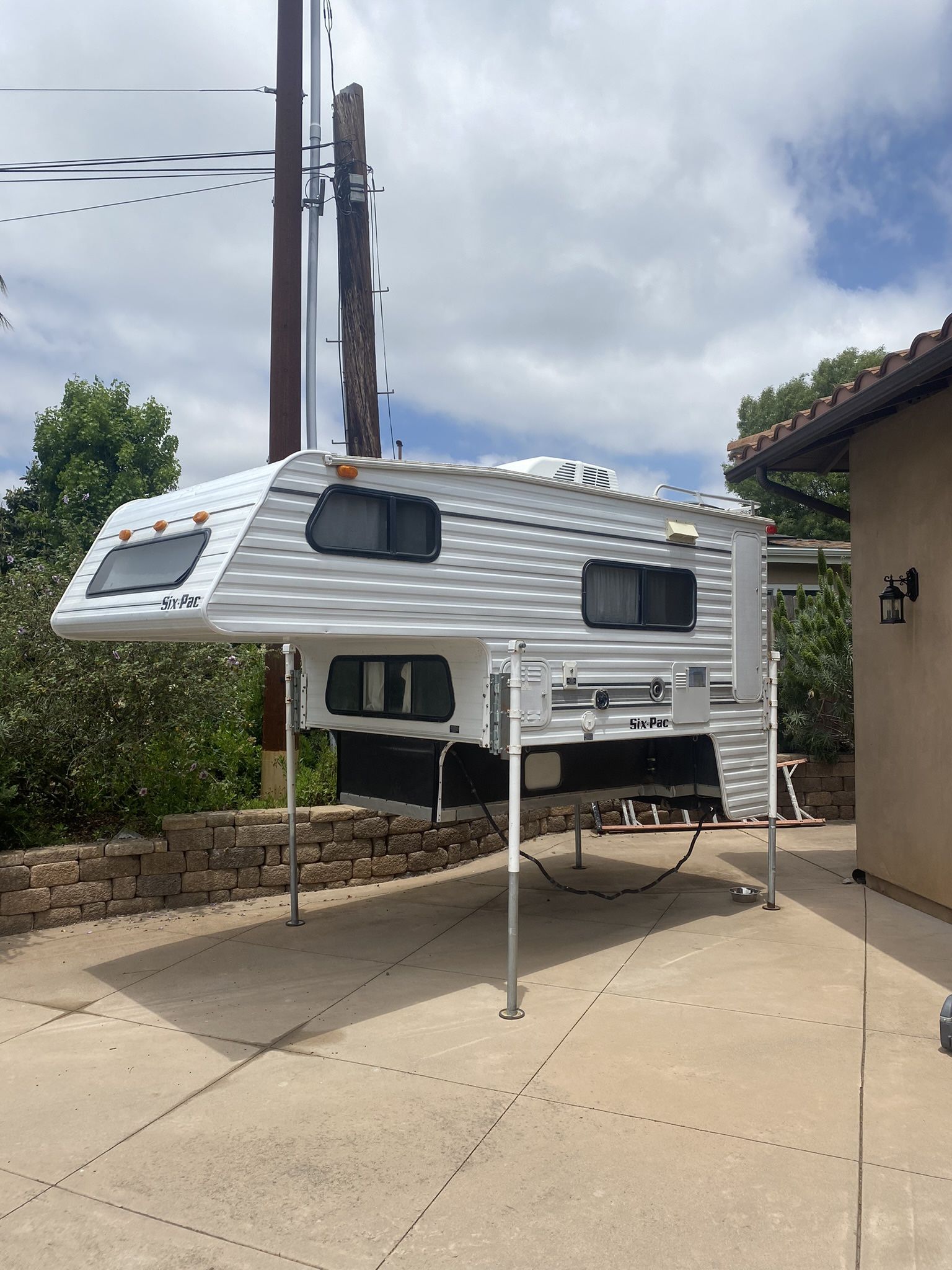Six Pack Truck Camper/Cabover