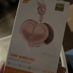 Wireless heart earphones