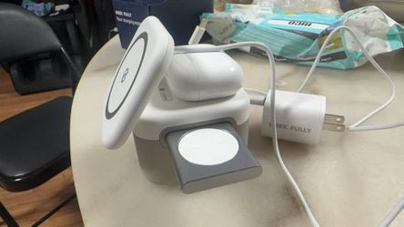 3 in 1 Magnetic wireless charger