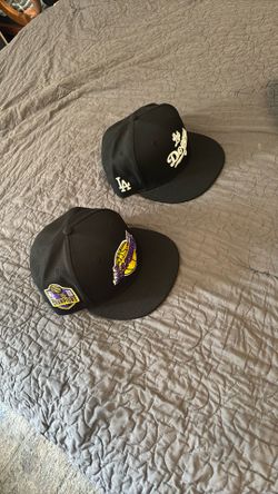 Snapback hats