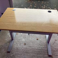 Standing UPLIFT Desk 