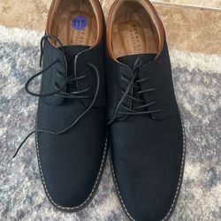 Men men’s shoes size 11 1/2