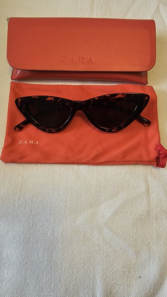 WOMEN'S ZARA CAT STYLE SUNGLASSES USED