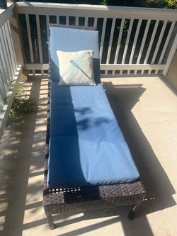 Sun lounger - outdoor patio furniture